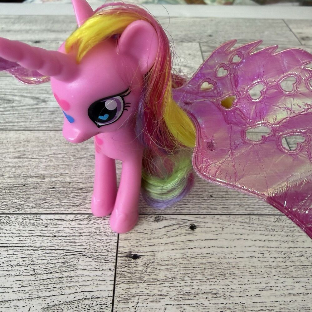 My Little Princess Cadance Fantastic Flutters Unicorn Shiny Wings